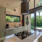 Semesterbostad Luxury By The Sea Sint Maartensvlotbrug