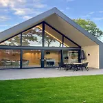 Semesterbostad Luxury By The Sea Sint Maartensvlotbrug