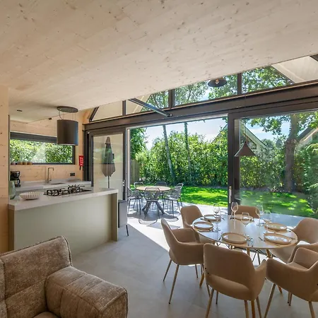 Luxury By The Sea * Sint Maartensvlotbrug