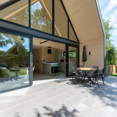 Luxury By The Sea * Sint Maartensvlotbrug