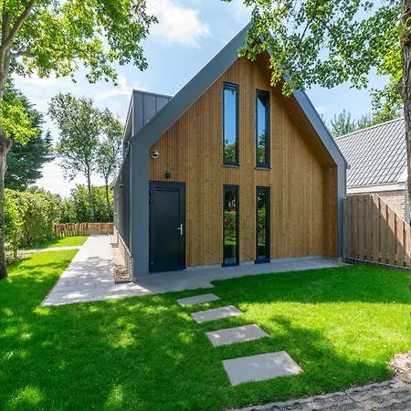 Luxury By The Sea * Sint Maartensvlotbrug