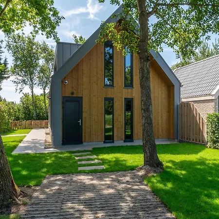 Luxury By The Sea * Sint Maartensvlotbrug