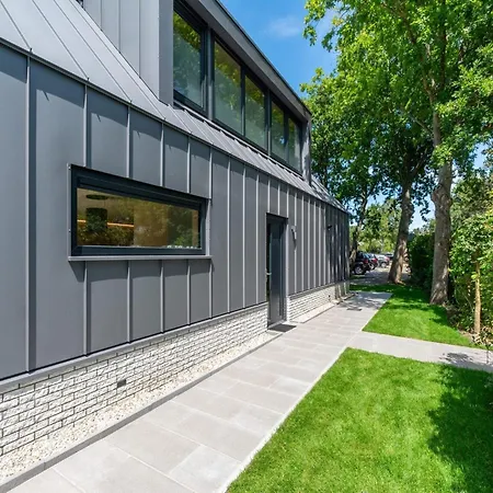 Luxury By The Sea * Sint Maartensvlotbrug