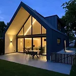 Luxury By The Sea Semesterbostad Sint Maartensvlotbrug